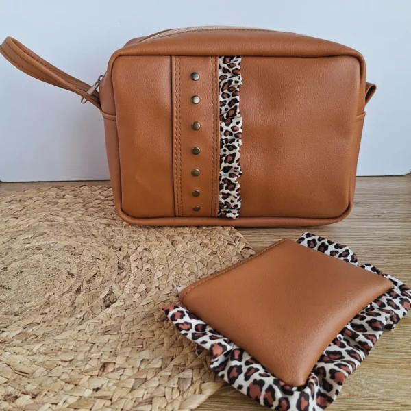 Neceser Camila -Café c/ animal print- y monedero